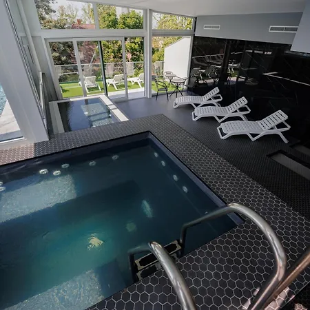 Bauhaus Labi Garden Wellness Apartment *