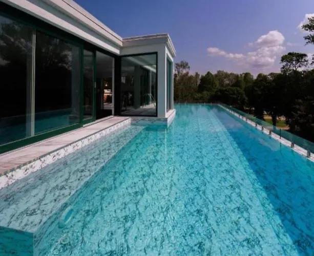 Apartamento Bauhaus Labi Garden Wellness Siófok